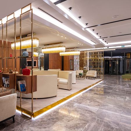Hotel Movenpick Living Istanbul West Esterno foto Lobby