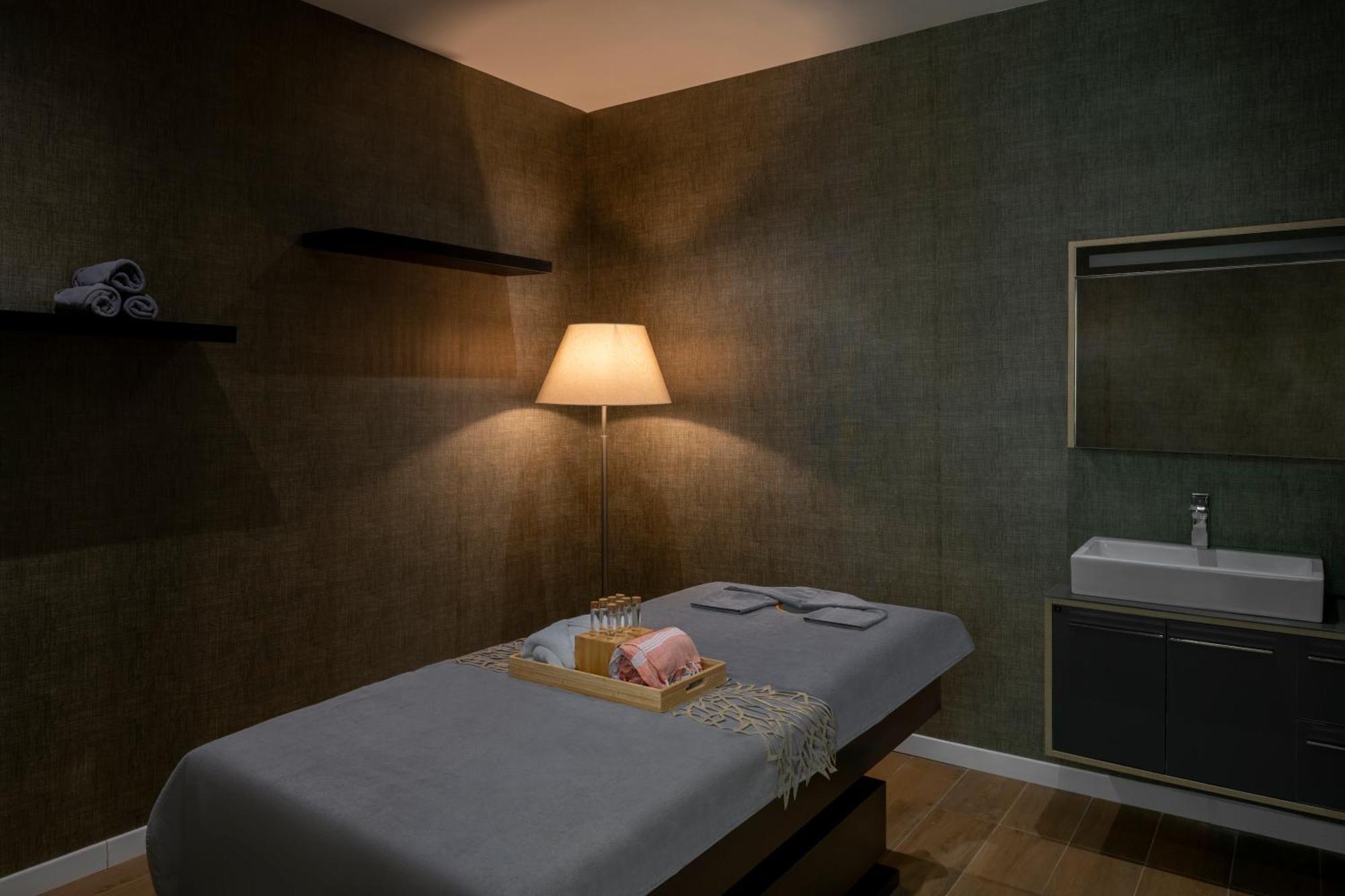 Hotel Movenpick Living Istanbul West Esterno foto