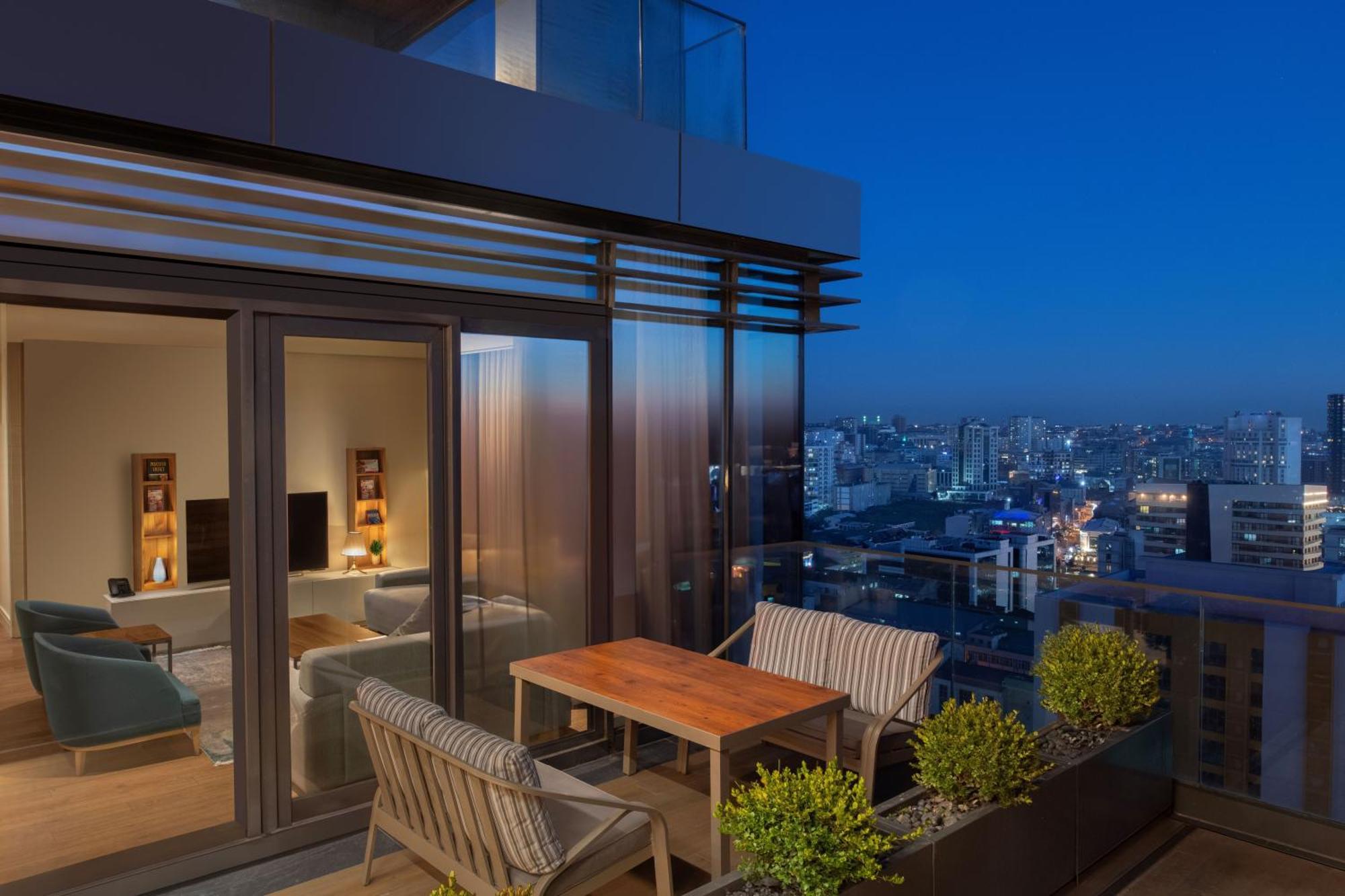 Hotel Movenpick Living Istanbul West Esterno foto