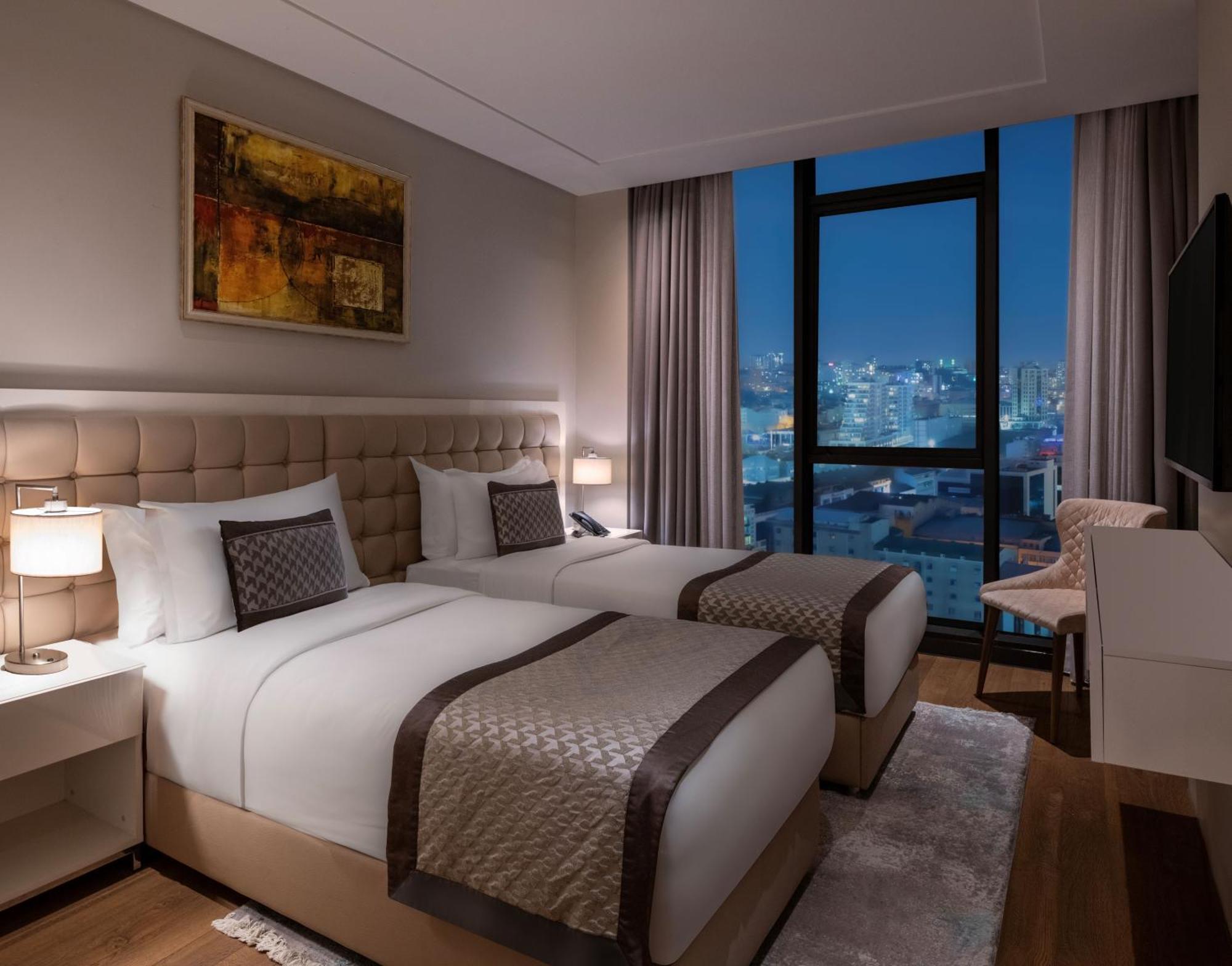 Hotel Movenpick Living Istanbul West Esterno foto