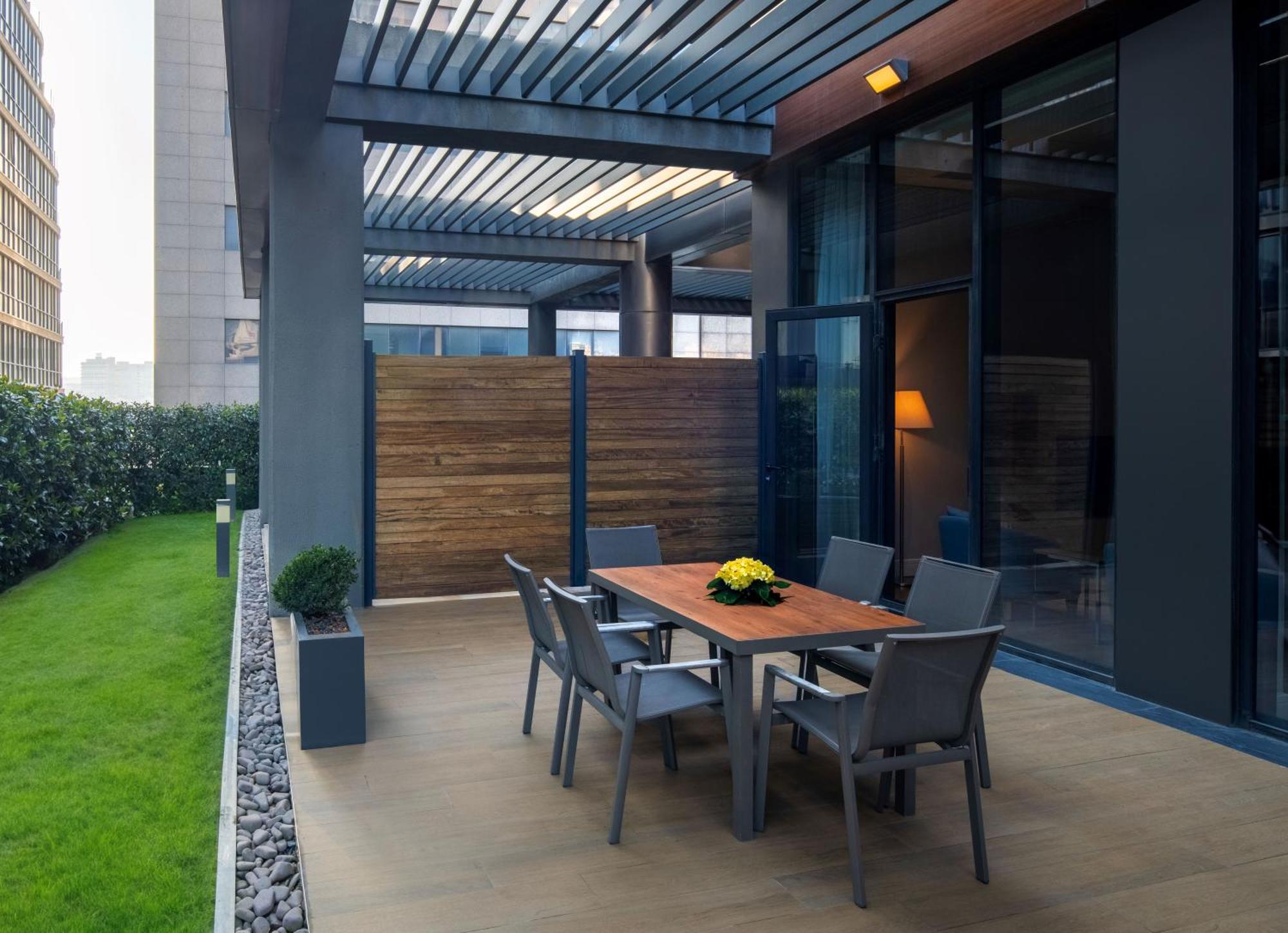Hotel Movenpick Living Istanbul West Esterno foto