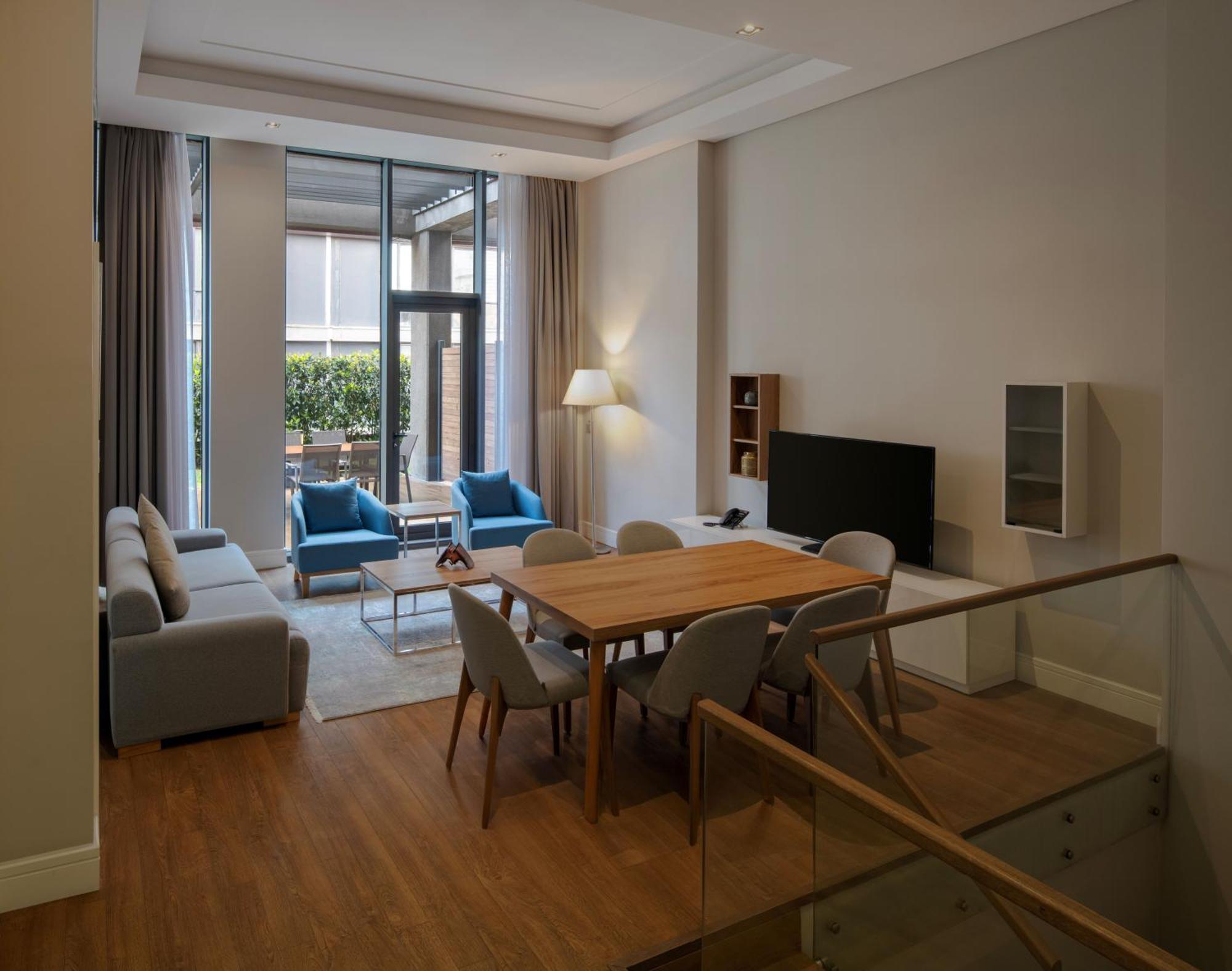 Hotel Movenpick Living Istanbul West Esterno foto