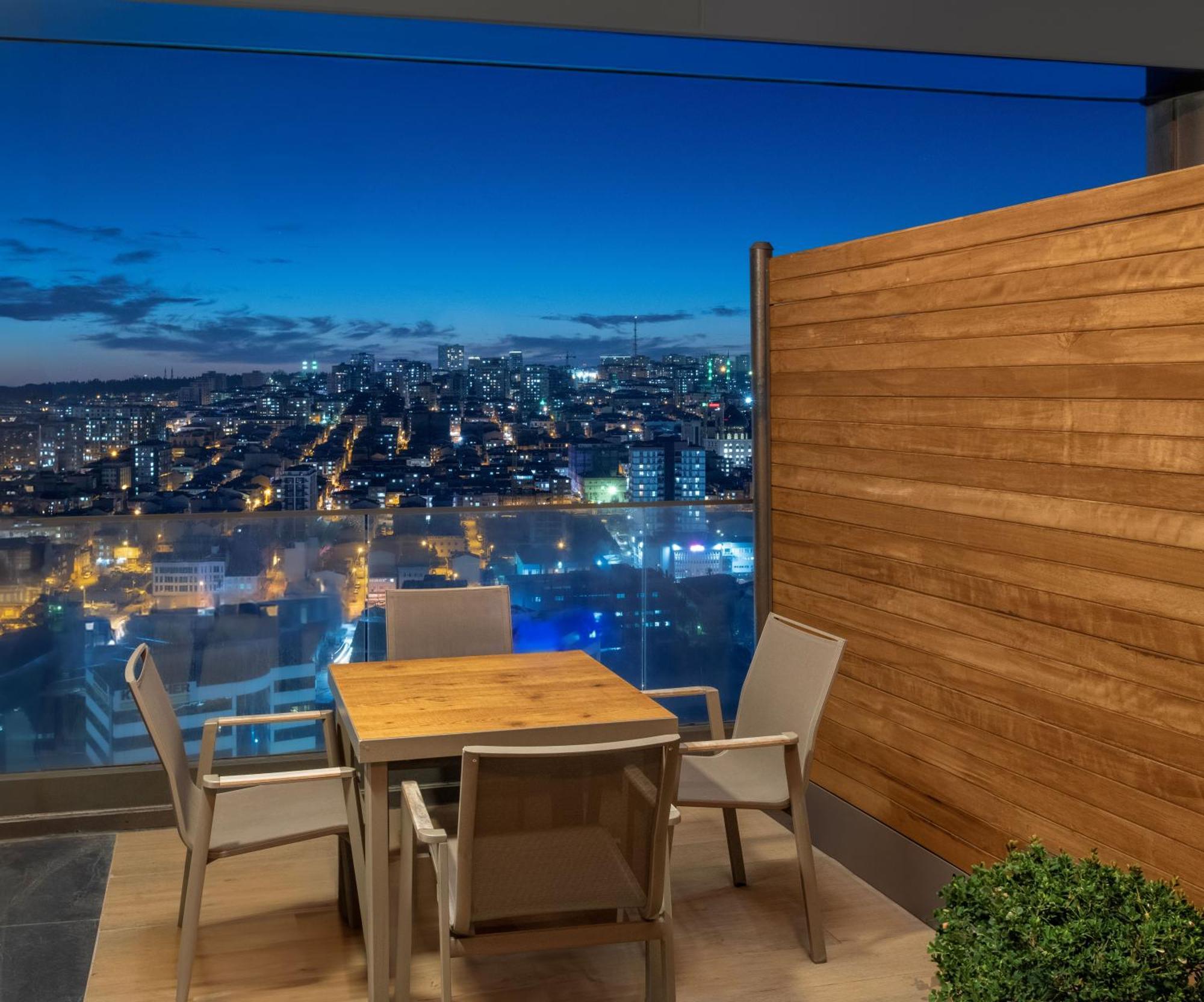 Hotel Movenpick Living Istanbul West Esterno foto