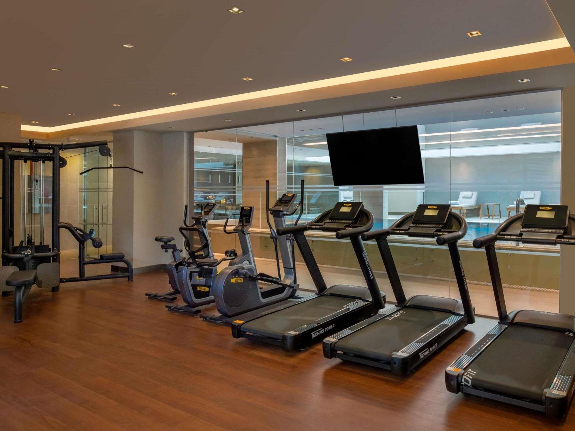 Hotel Movenpick Living Istanbul West Esterno foto