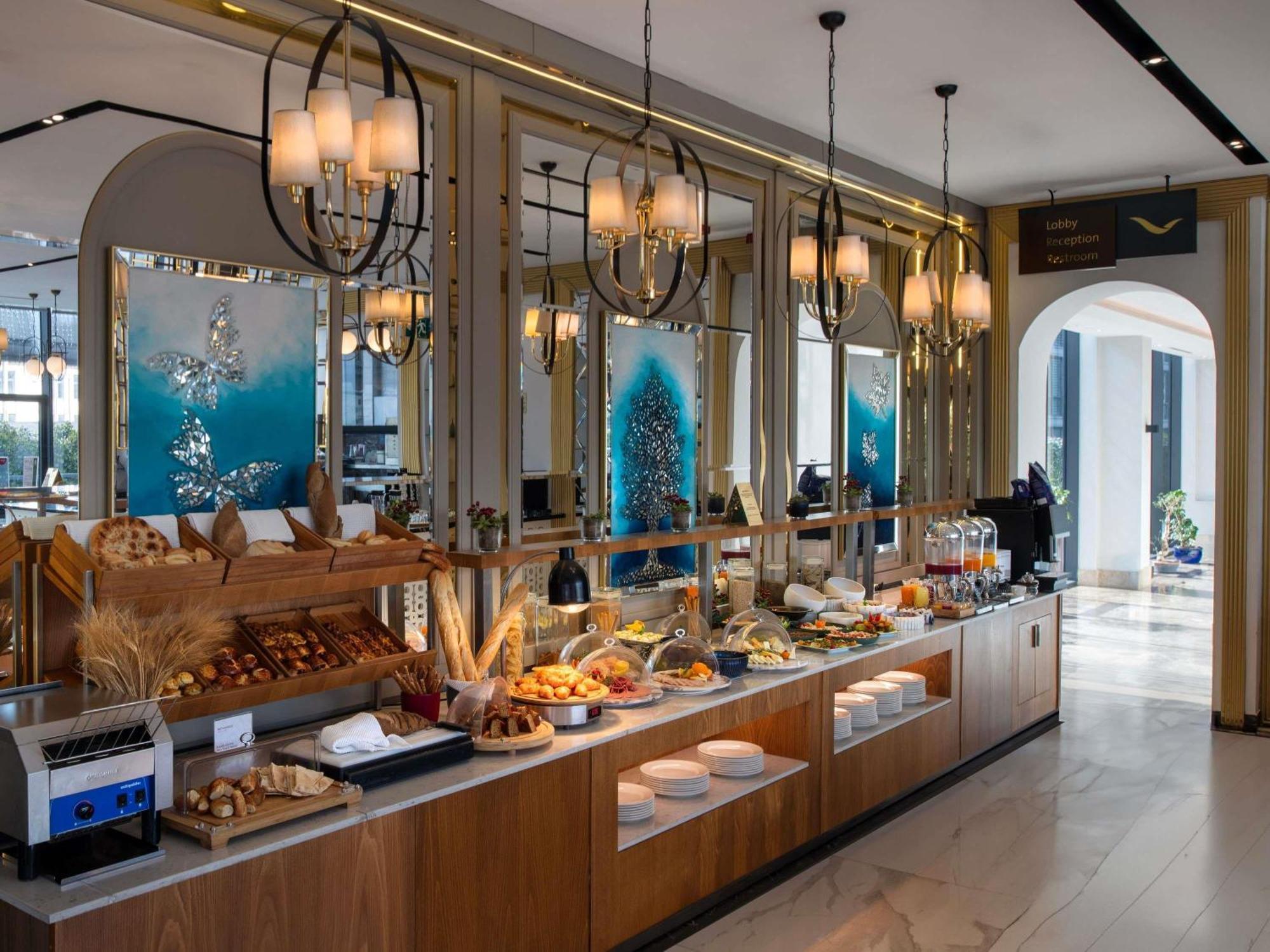 Hotel Movenpick Living Istanbul West Esterno foto