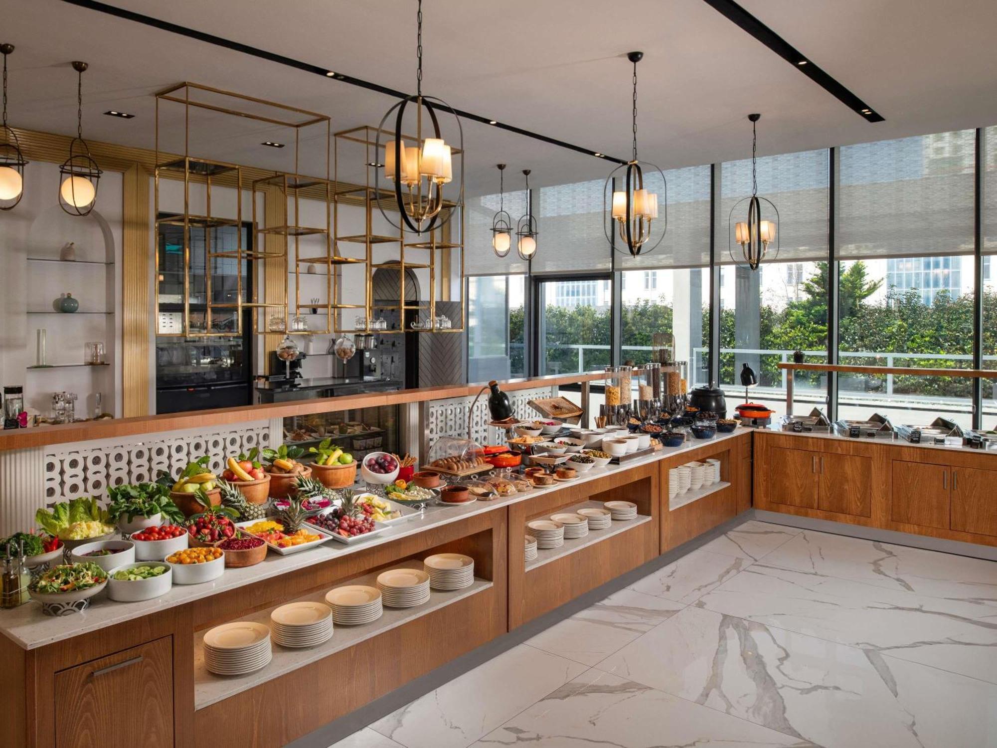 Hotel Movenpick Living Istanbul West Esterno foto
