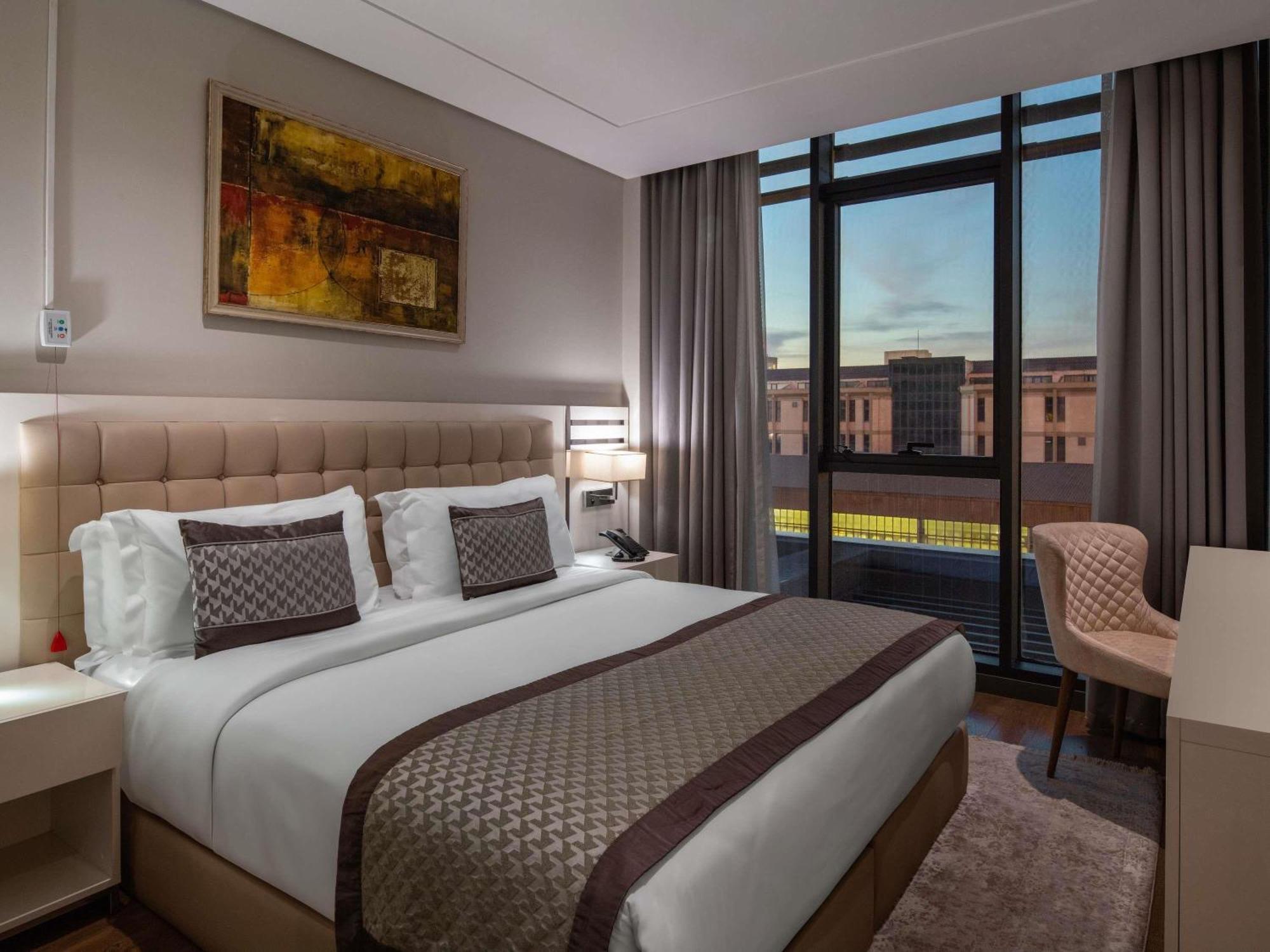 Hotel Movenpick Living Istanbul West Esterno foto