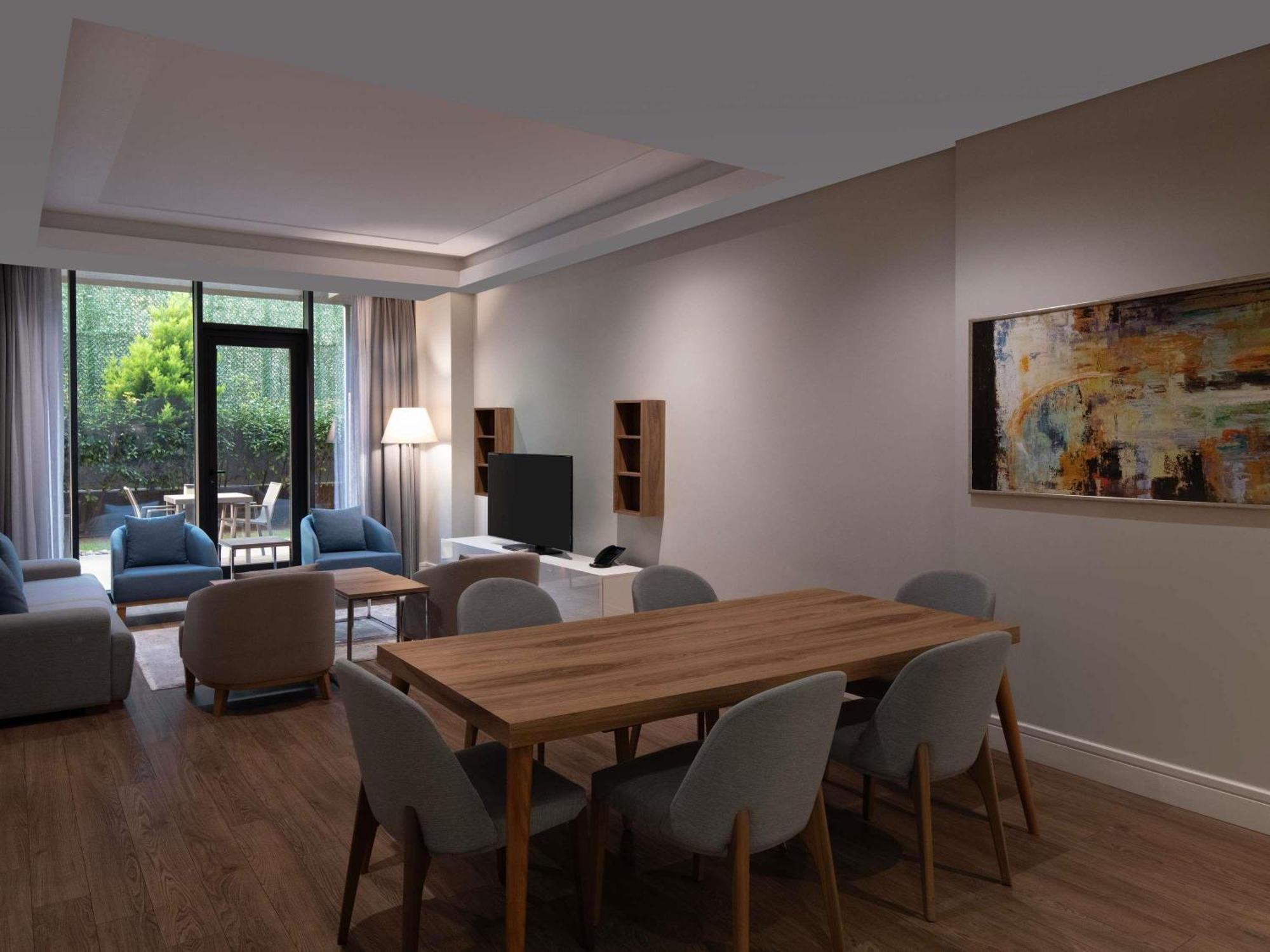Hotel Movenpick Living Istanbul West Esterno foto
