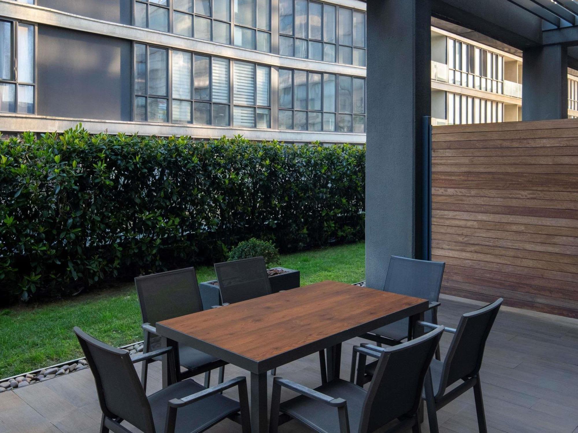 Hotel Movenpick Living Istanbul West Esterno foto