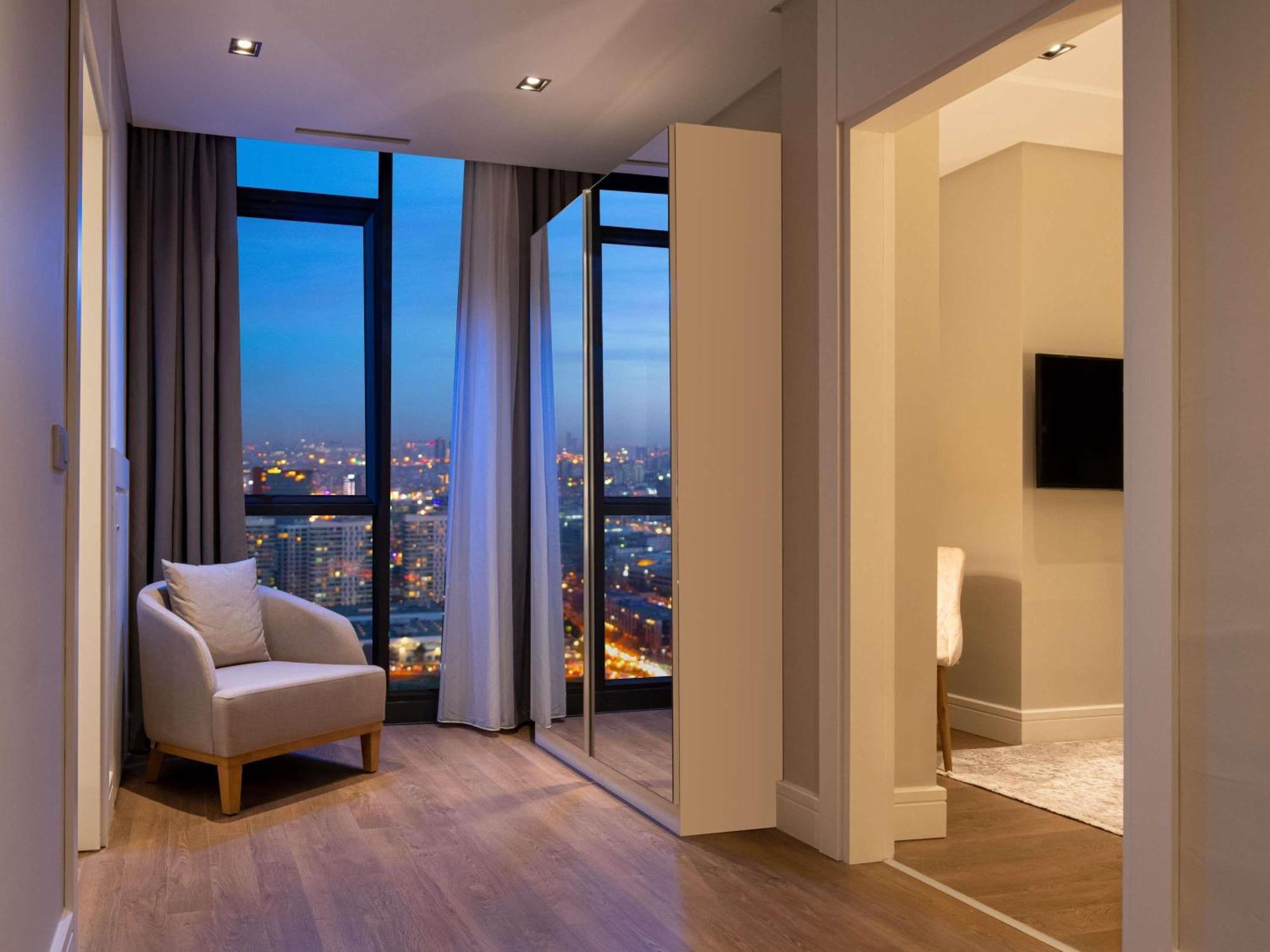 Hotel Movenpick Living Istanbul West Esterno foto